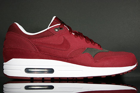 nike-air-max-1-team-red-velvet-brown-white-308866-601.jpg